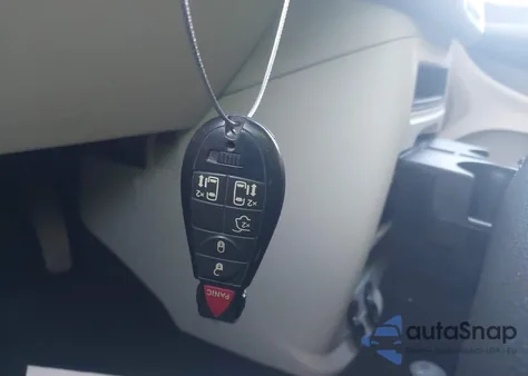 2015 Chrysler Town & Country Touring из США, поврежденный, VIN 2C4RC1BG2FR544481